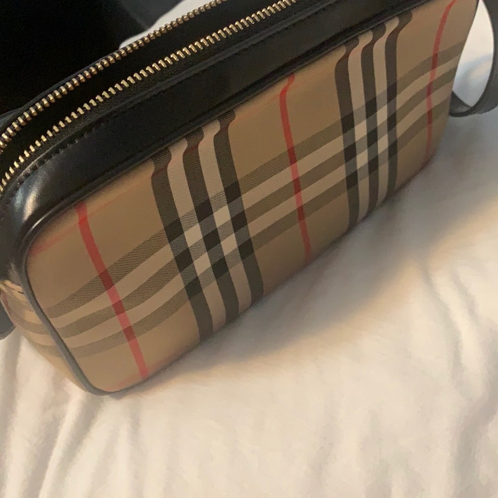 Burberry Small Vintage Check and Leather Camera Bag - Picture 3 of 8